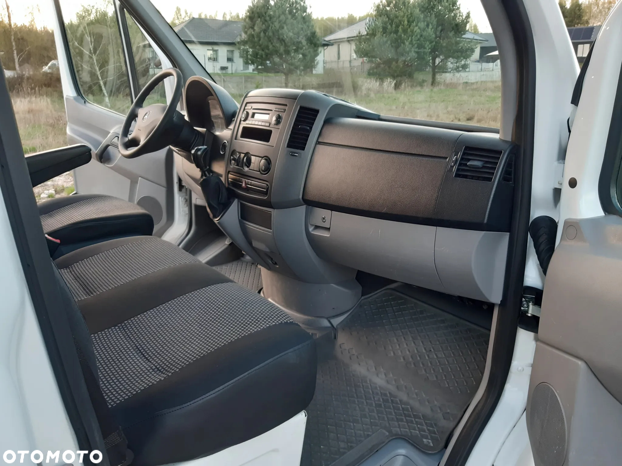 Mercedes-Benz Sprinter - 10