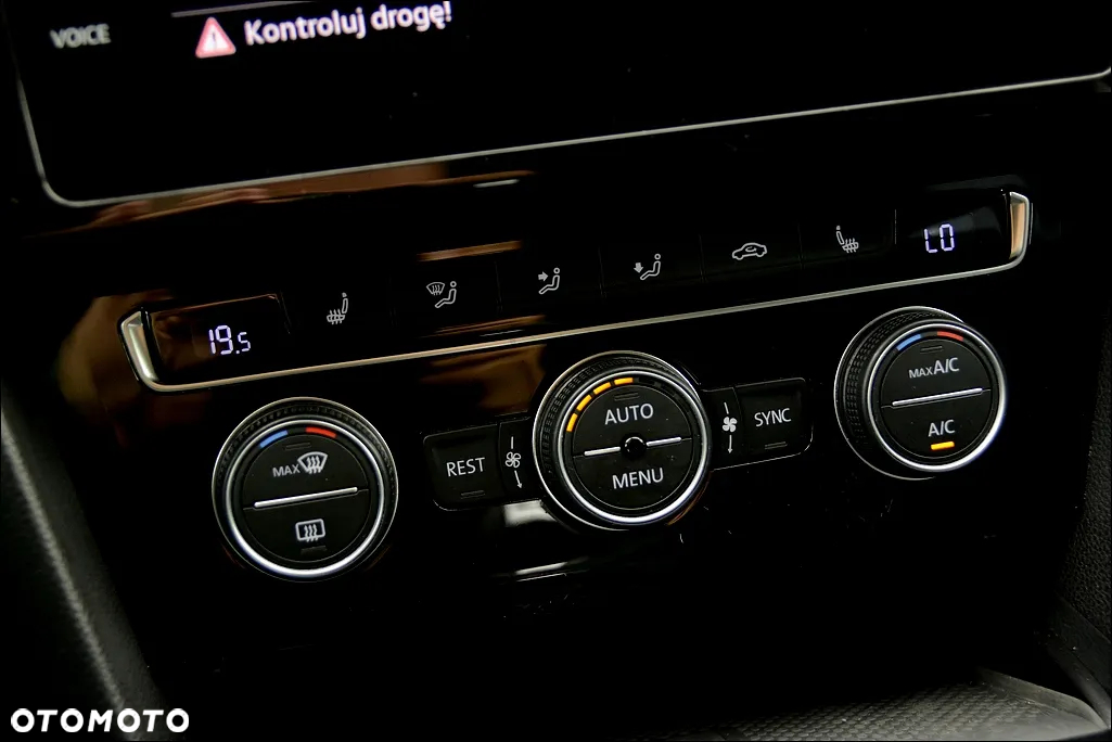 Volkswagen Passat Variant 2.0 TDI SCR DSG Comfortline - 30