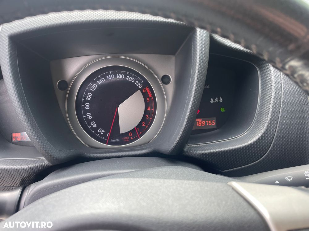 Toyota Urban Cruiser 1.4 D-4D 4x4 - 17