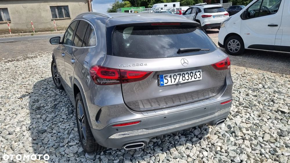 Mercedes-Benz GLA 220 d 4Matic 8G-DCT AMG Line - 18
