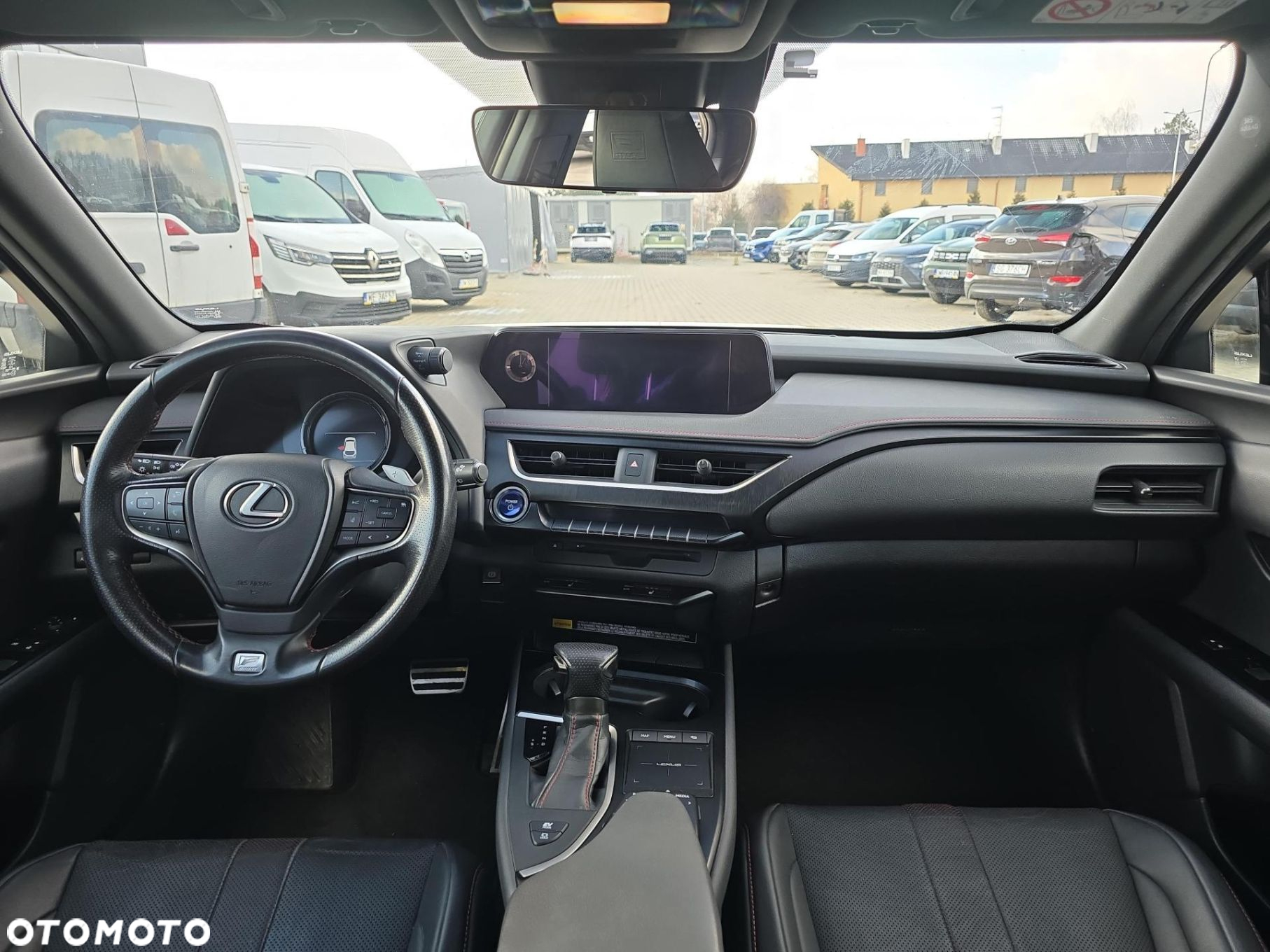 Lexus UX - 12