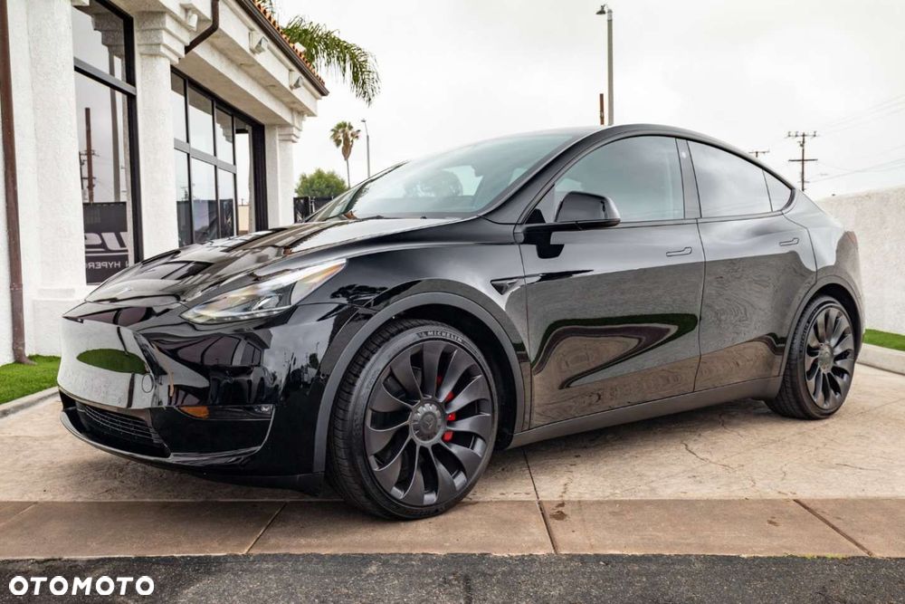 Tesla Model Y - 5