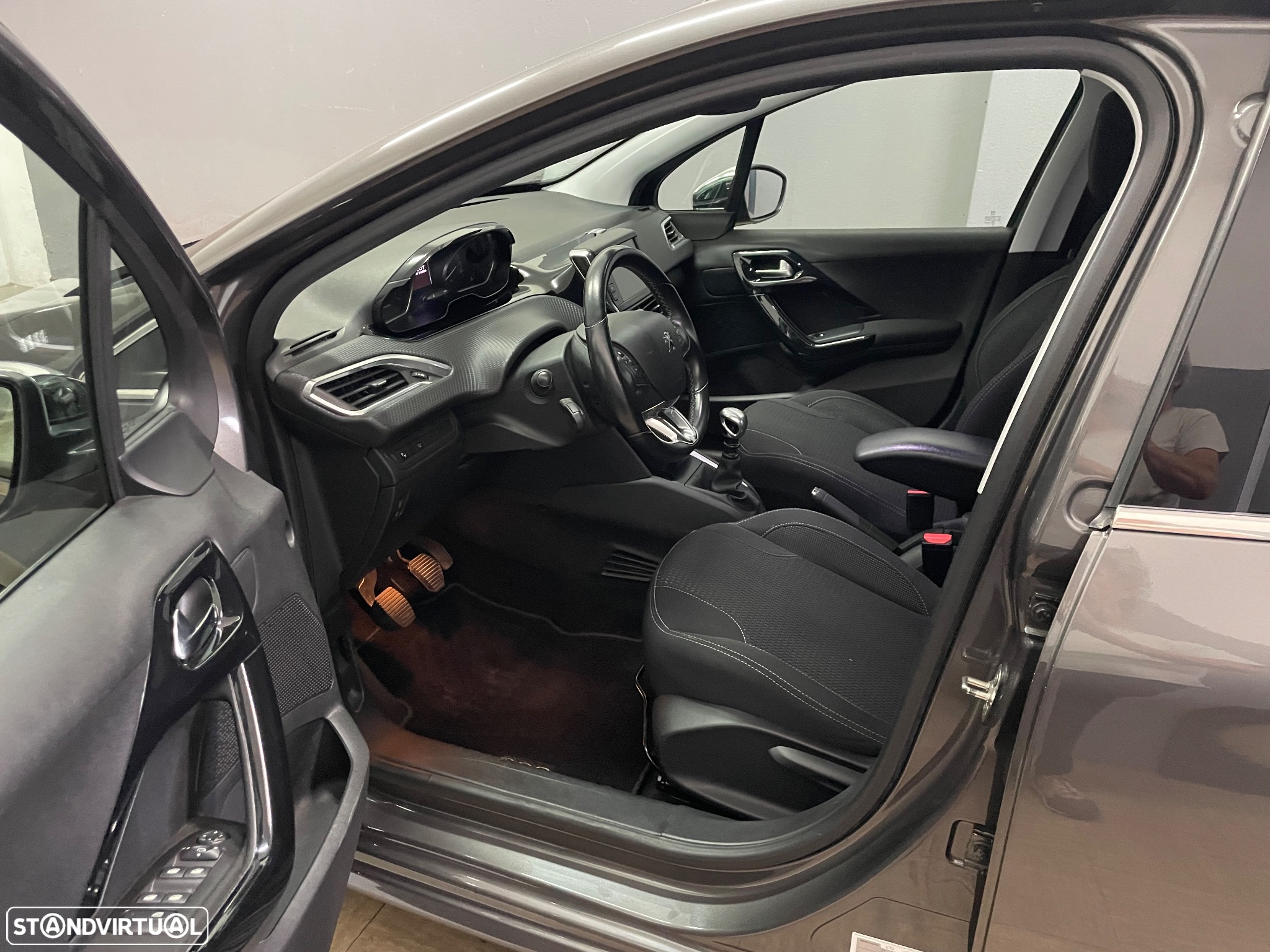 Peugeot 208 PureTech 110 Stop & Start Tech Edition - 4