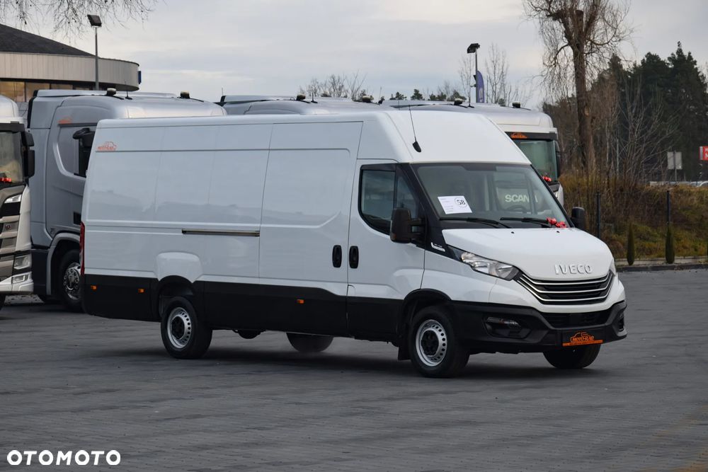 Iveco DAILY MAXI 35S14 / 2.3 - 140 KM / AUTOMAT HI-MATIC / NOWY MODEL / 3 OSOBY / DOSTAWCZE / BLASZAK / KAMERA COFANIA / TEMPOMAT / KLIMA / 2022 / SERWISOWANY / SPROWADZONY Z NIEMIEC - 3