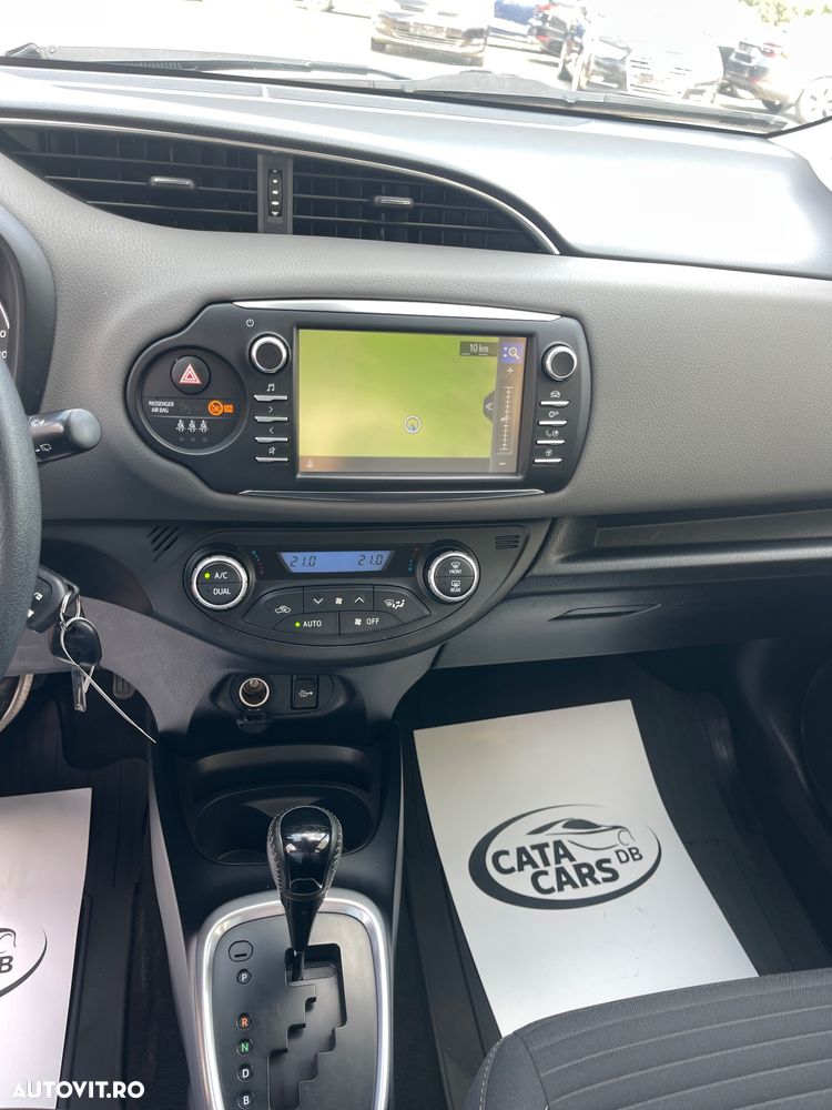 Toyota Yaris 1.5 VVT-i HSD Active - 36