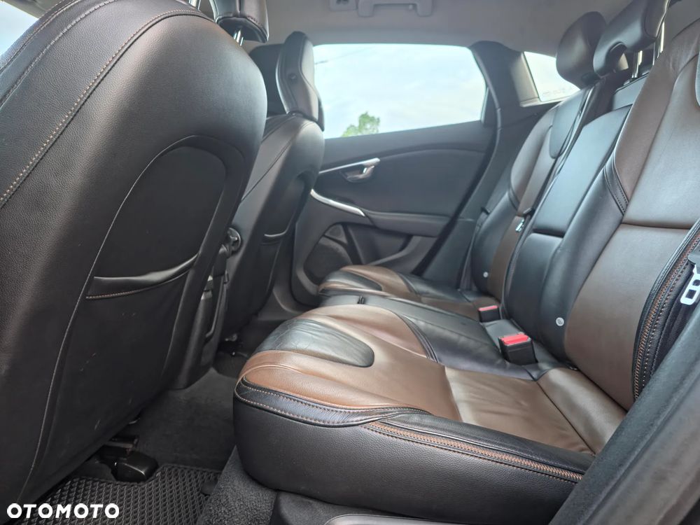 Volvo V40 D2 Momentum - 13