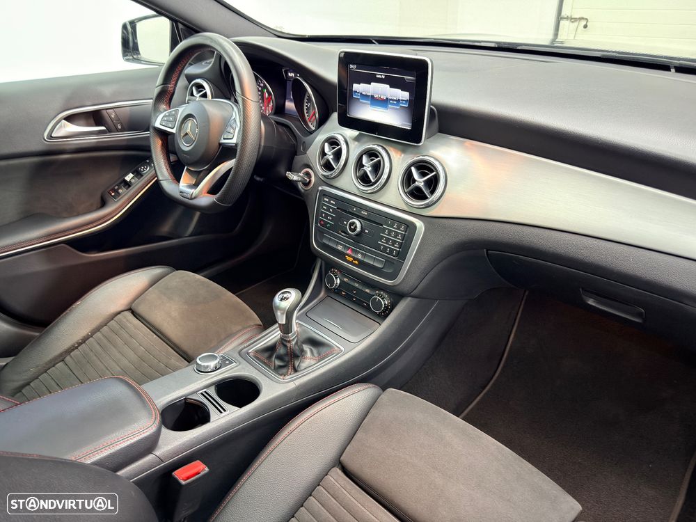 Mercedes-Benz GLA 180 d AMG Line - 16