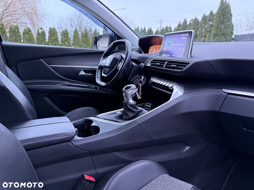 Peugeot 3008 PureTech 130 Stop & Start GPF Allure - 37