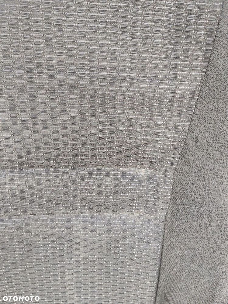 Toyota Corolla E12 fotel lewy przód 5D - 8