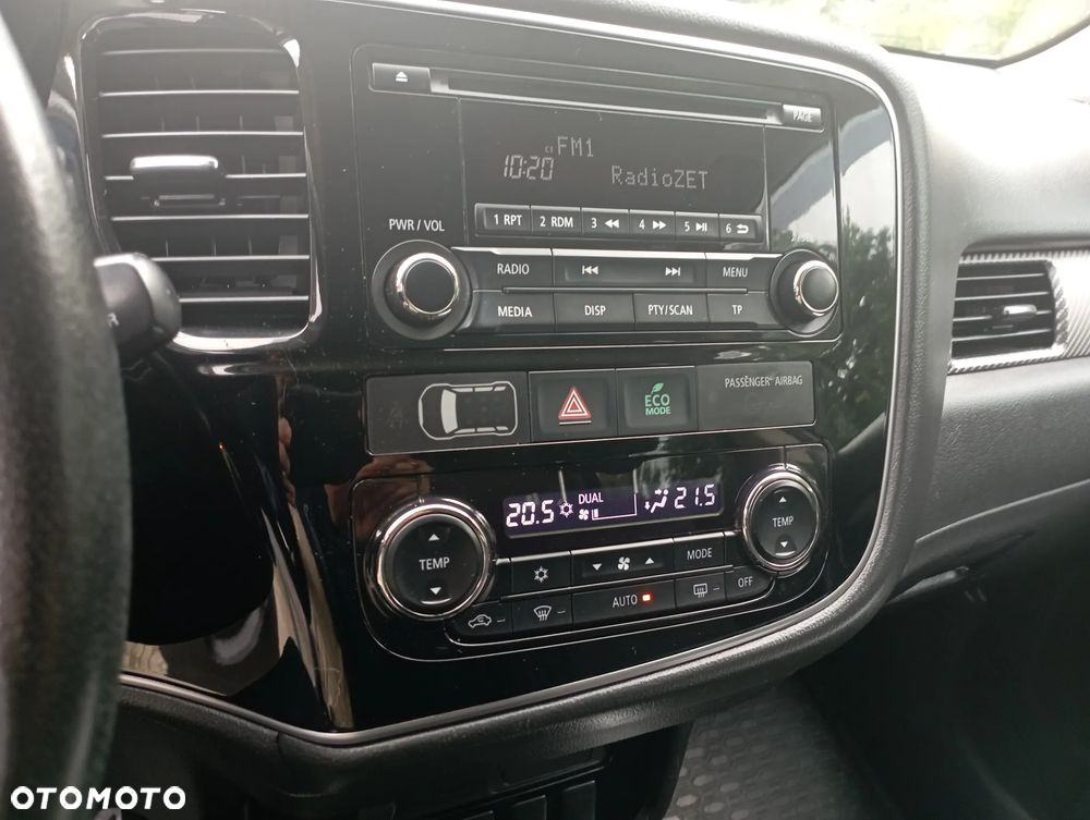Mitsubishi Outlander 2.0 Invite + 2WD - 16