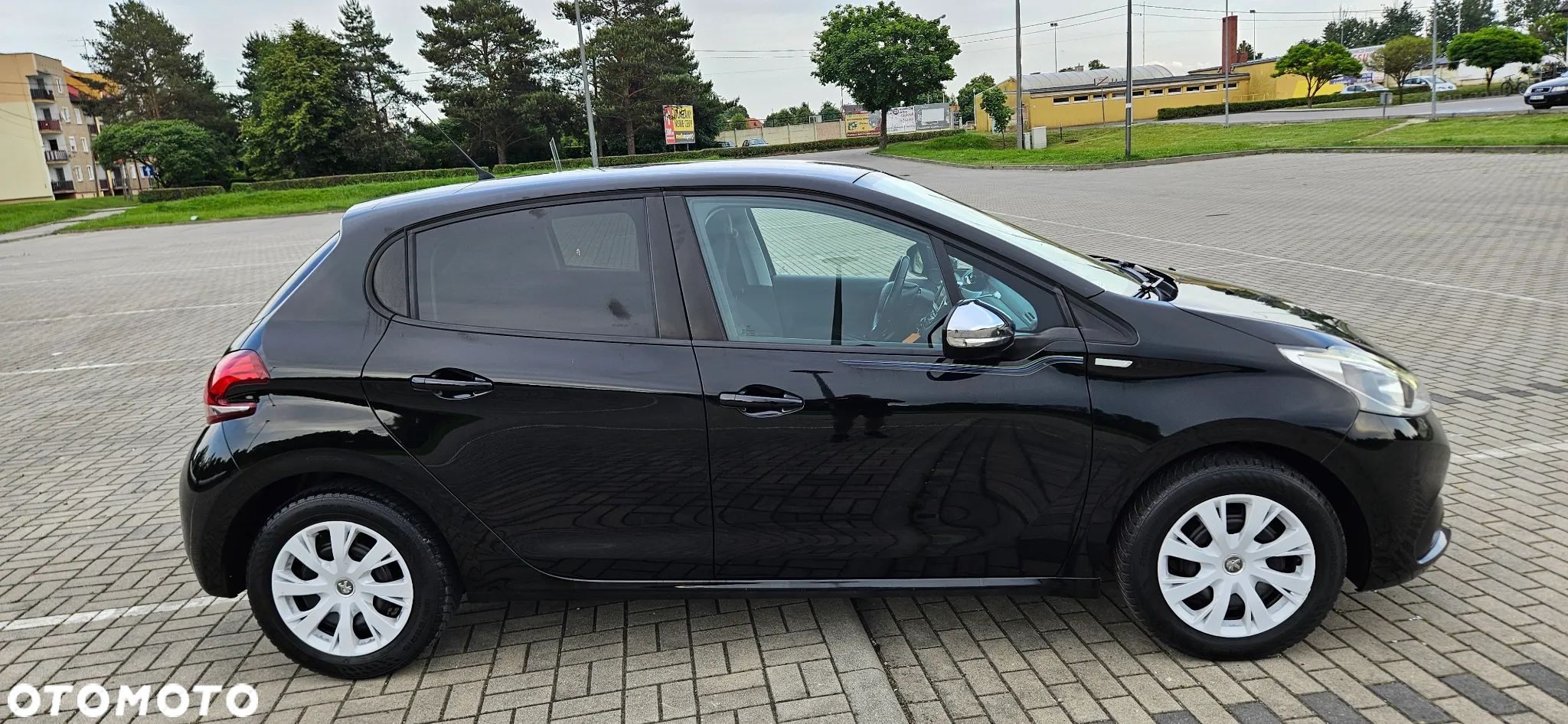 Peugeot 208 PureTech 82 Urban Move - 14