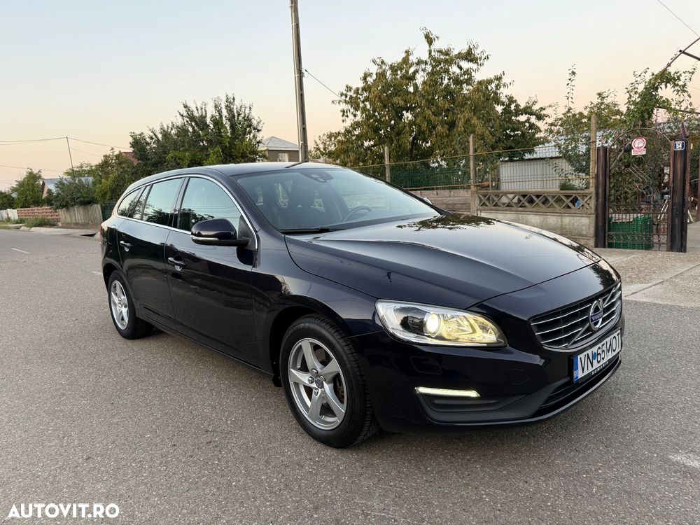Volvo V60 D3 Momentum Pro - 2