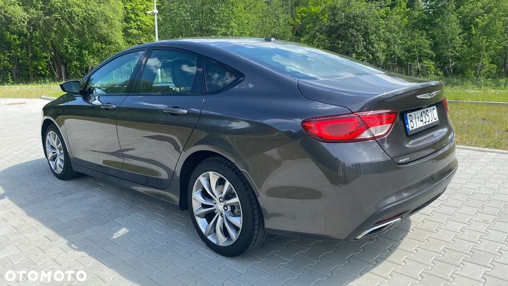 Chrysler 200 - 4