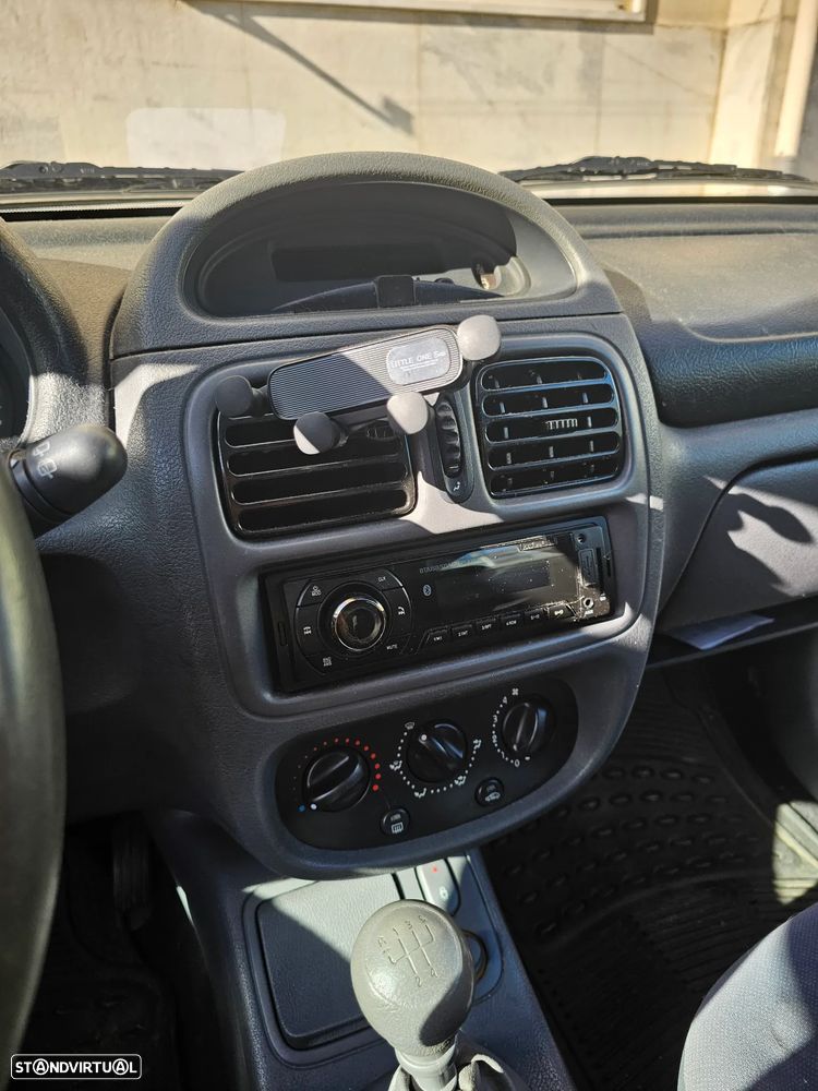 Renault Clio 1.2 - 15