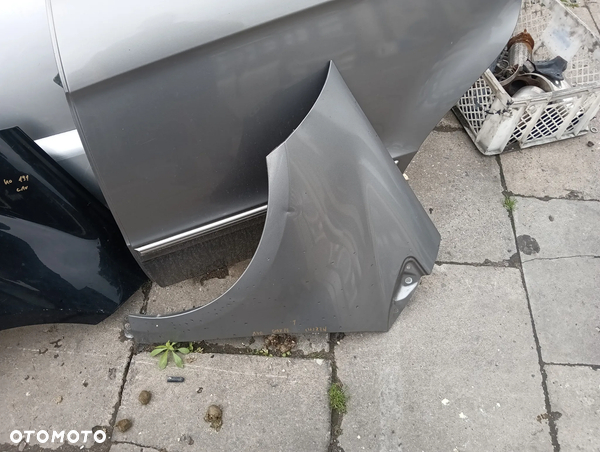 mercedes w169 a-klasa blotnik przod przedni lewy 748