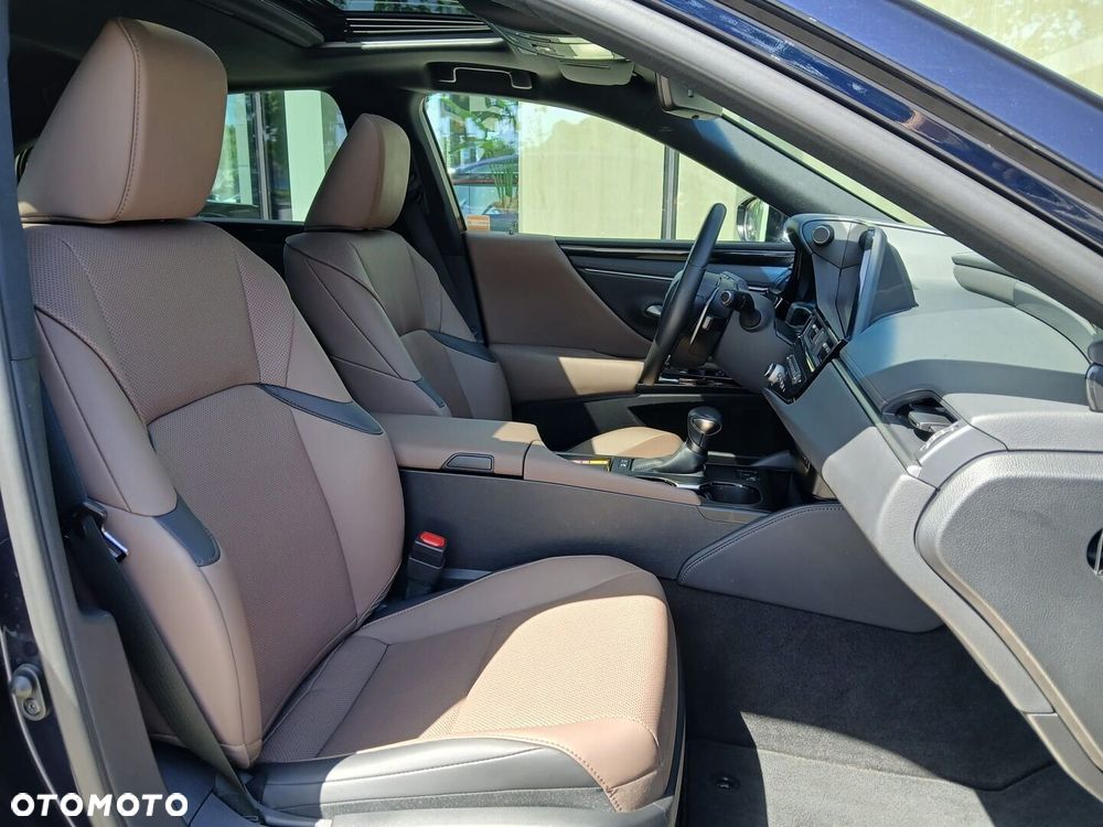 Lexus ES - 28