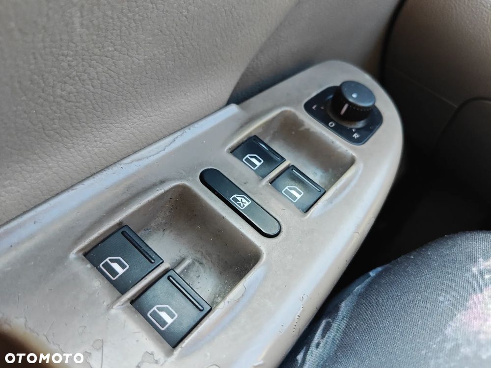 Volkswagen Passat 2.0 Blue TDI SCR Highline - 22