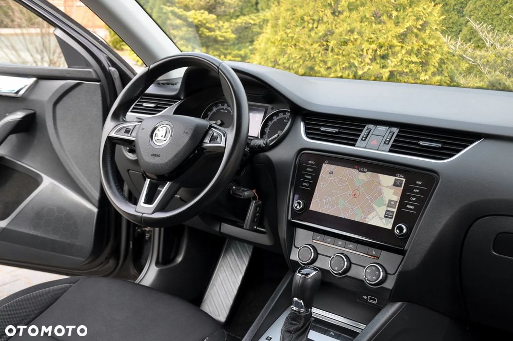 Skoda Octavia 2.0 TDI Elegance DSG - 25