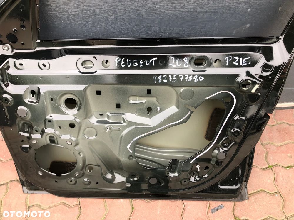 Peugeot 208 II drzwi prawy przód 9827577580 - 2