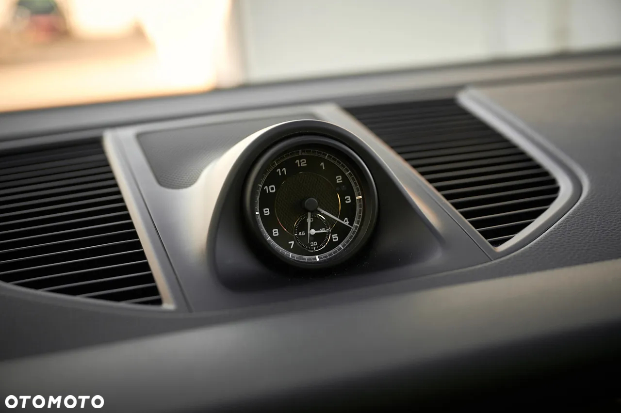 Porsche Macan - 37