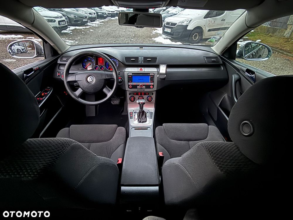 Volkswagen Passat 2.0 TDI DPF DSG Comfortline - 24