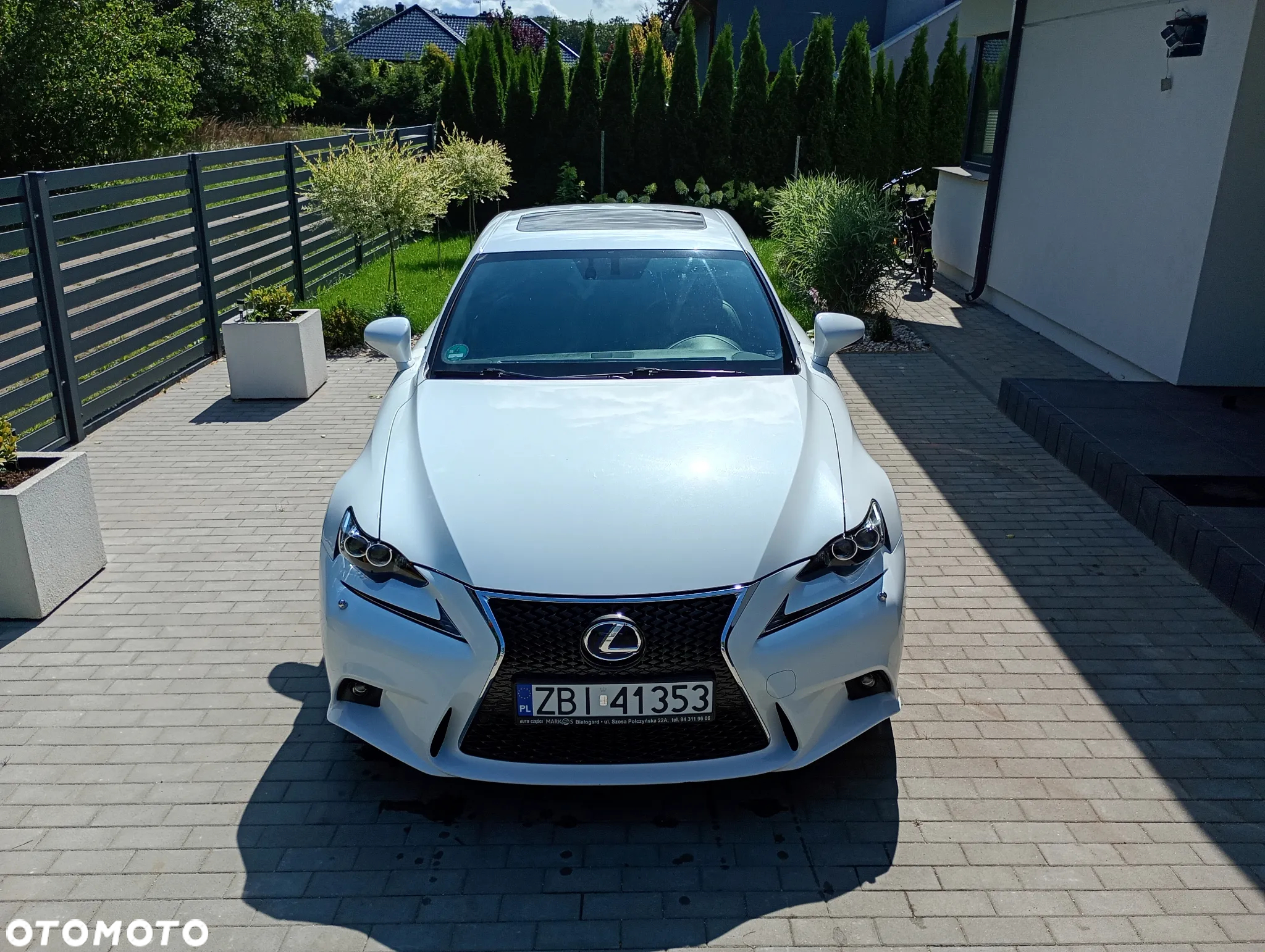 Lexus IS 300h F Sport - 40