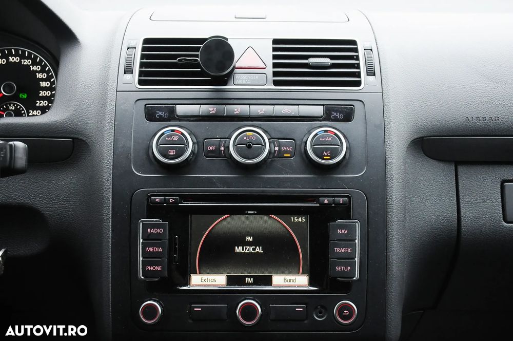 Volkswagen Touran 2.0 TDI DSG Comfortline - 9