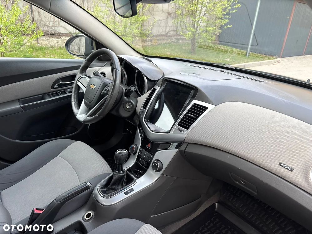 Chevrolet Cruze - 16