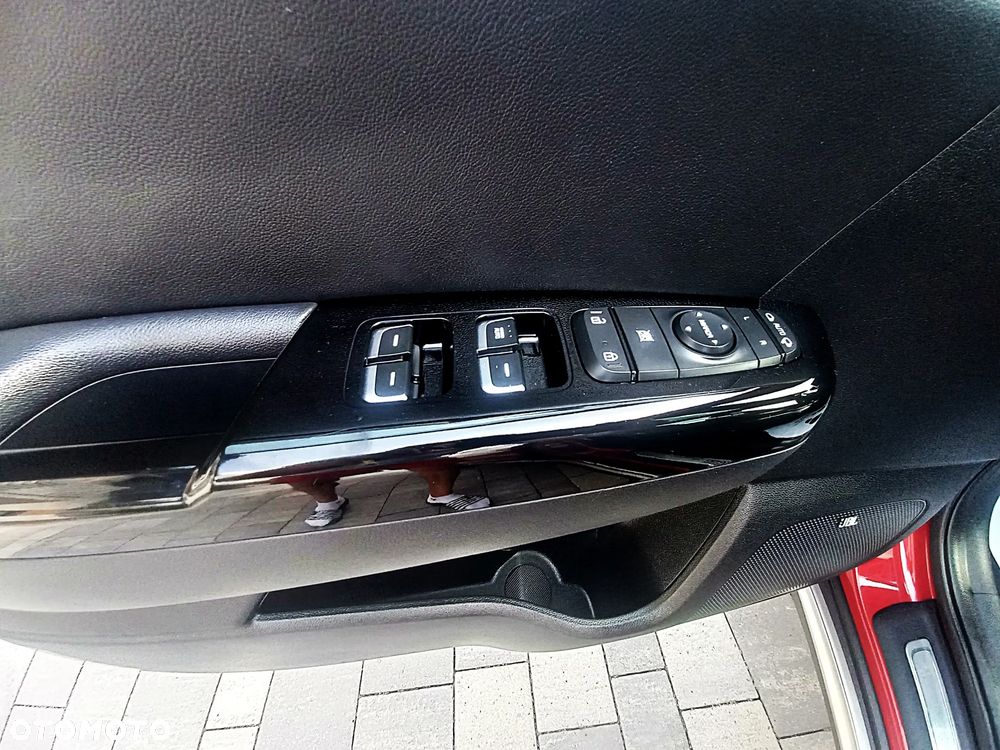 Kia Sportage 2,0 CRDI AWD GT Line - 16