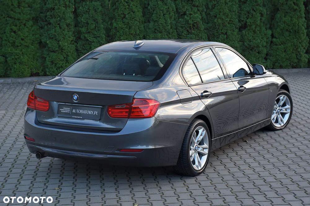 BMW Seria 3 318d Sport Line - 25