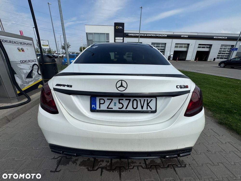 Mercedes-Benz Klasa C AMG 63 S AMG Speedshift 7G-MCT - 7