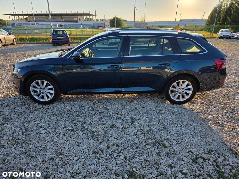 Skoda Superb 1.5 TSI Ambition DSG - 6