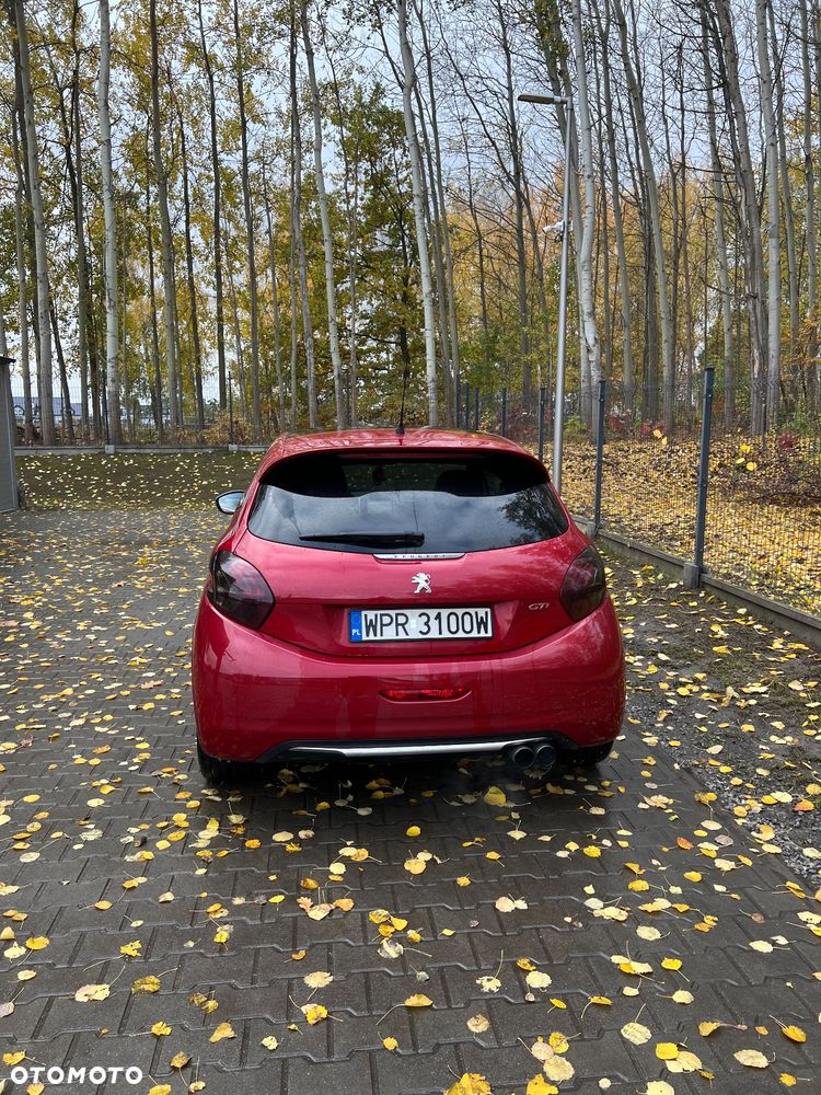 Peugeot 208 1.6 THP GTi - 9