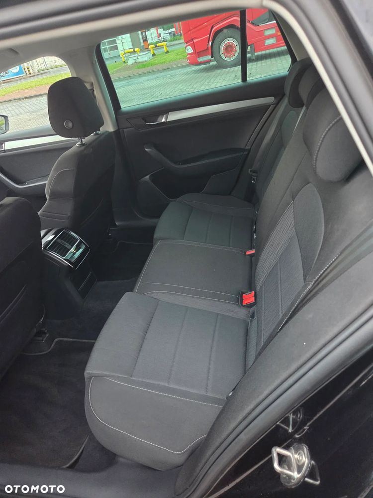 Skoda Superb 2.0 TDI Ambition - 11