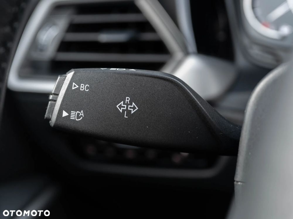 BMW Seria 3 318d - 32