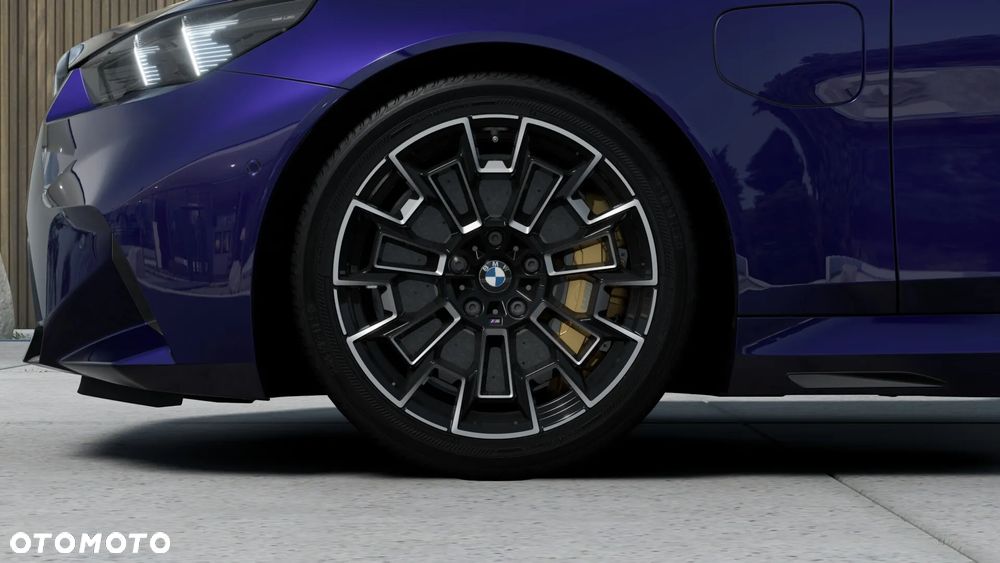 BMW M5 xDrive - 5