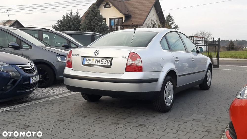 Volkswagen Passat 2.0 - 3