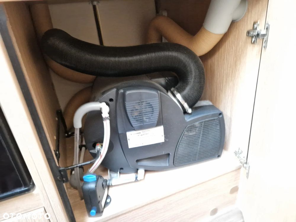 Sunlight A70 Kamper 6 Osób Alkowa Fiat 2.3 JTD Capron A62 Carado A464 - 27