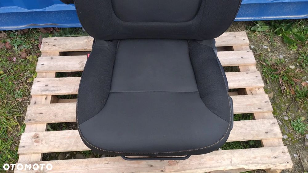 FOTEL KIEROWCY TRAFIC VIVARO PRIMASTAR TALENTO 01- NO 925/155 - 4