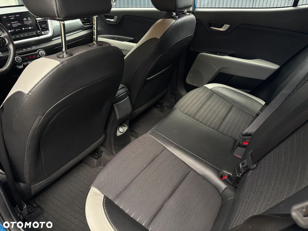 Kia Stonic 1.2 L - 23