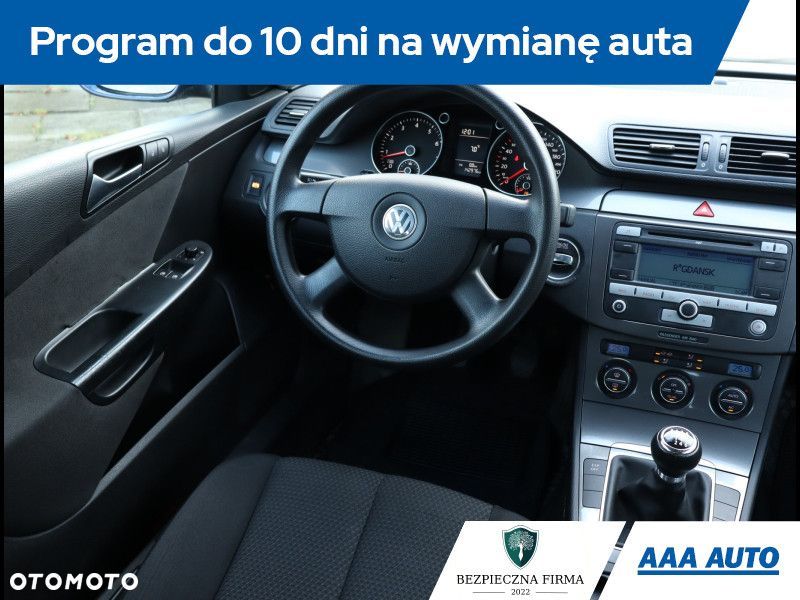 Volkswagen Passat - 8