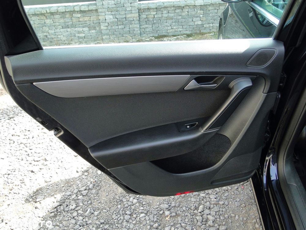 Volkswagen Passat 2.0 TDI Comfortline - 26