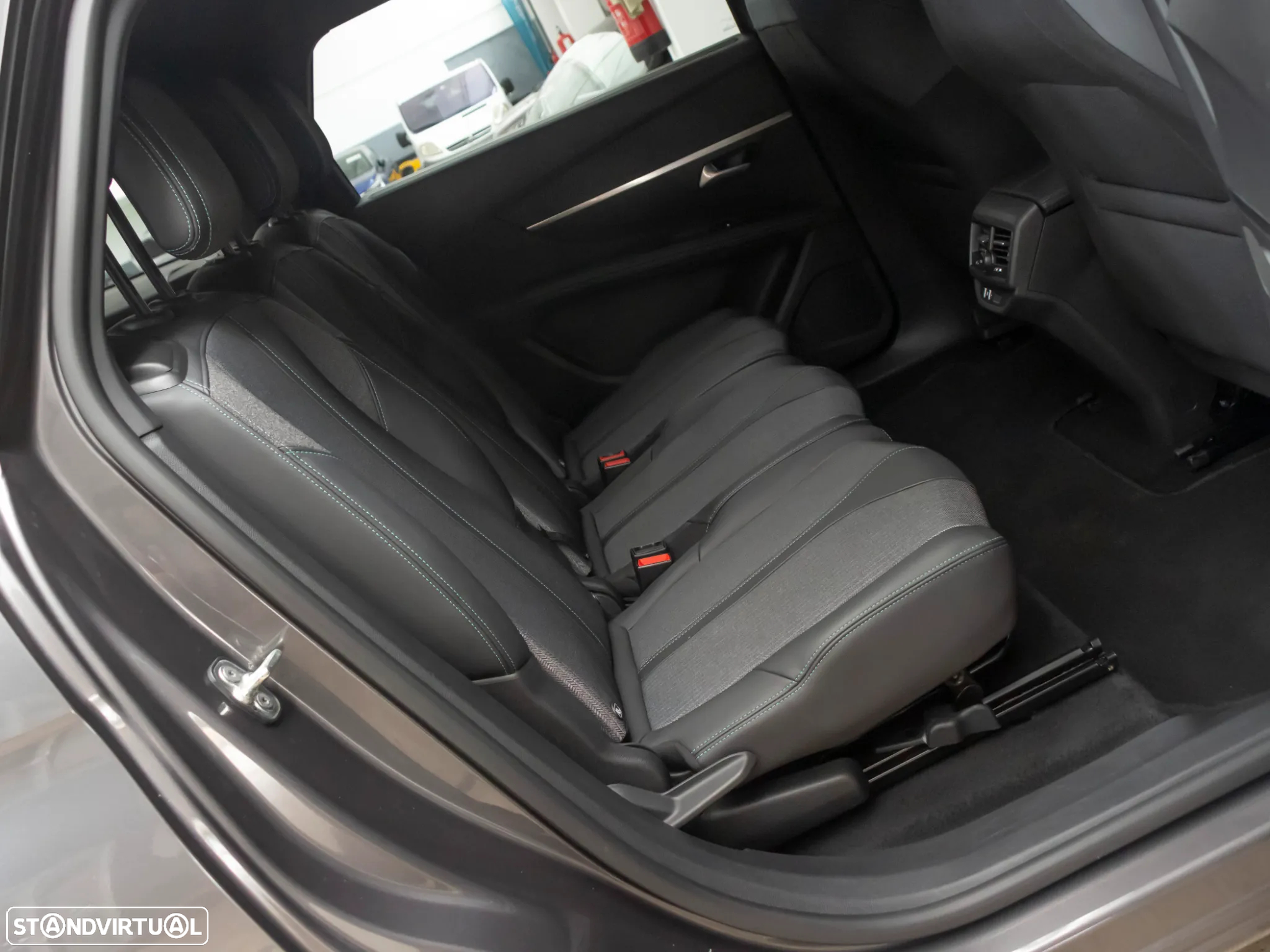 Peugeot 5008 1.2 PureTech Allure EAT8 - 12