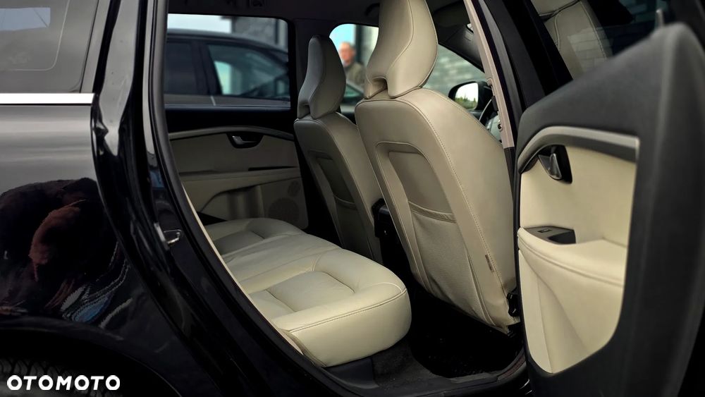 Volvo V70 D2 Momentum - 17
