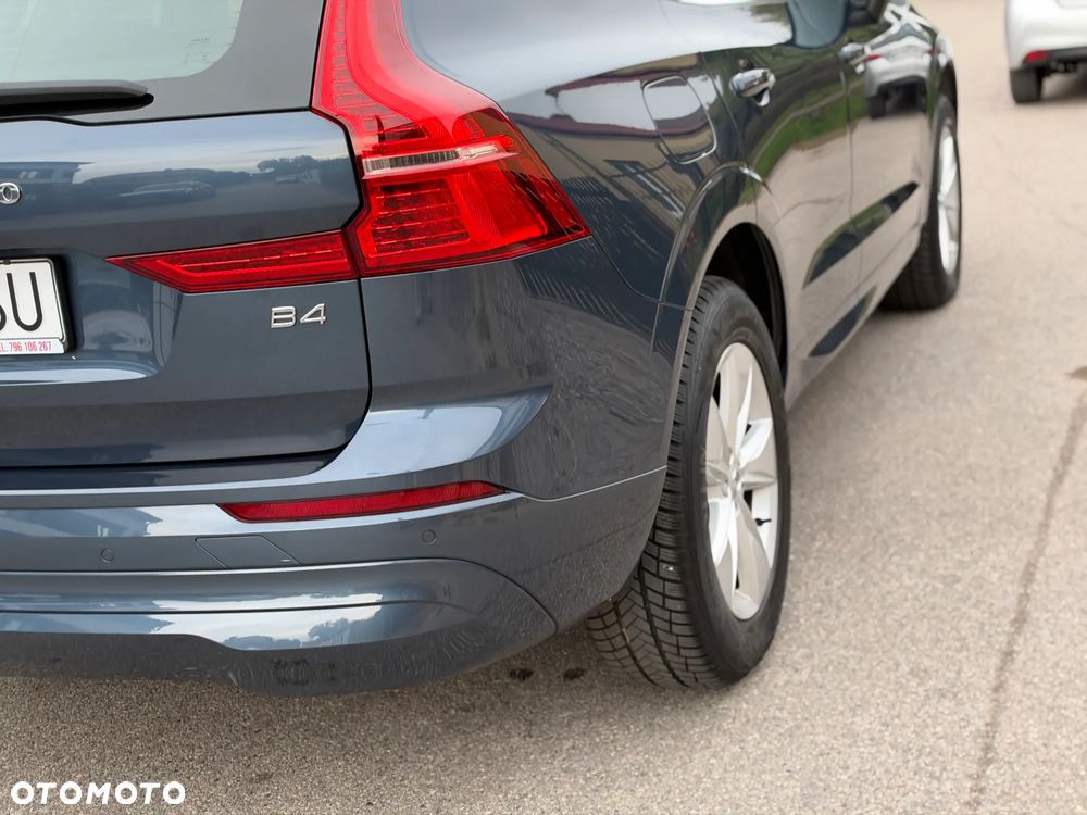 Volvo XC 60 B4 B Momentum Pro - 40