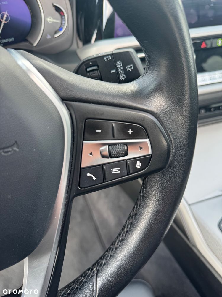 BMW Seria 3 318d Touring - 35