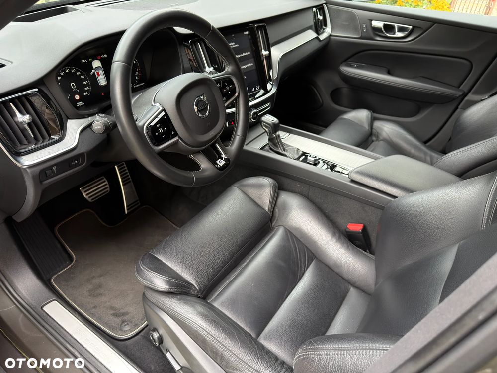 Volvo V60 T6 AWD Geartronic R-Design - 25