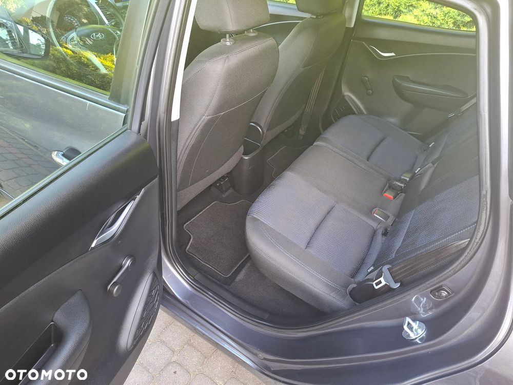 Hyundai ix20 1.4 blue Trend - 14