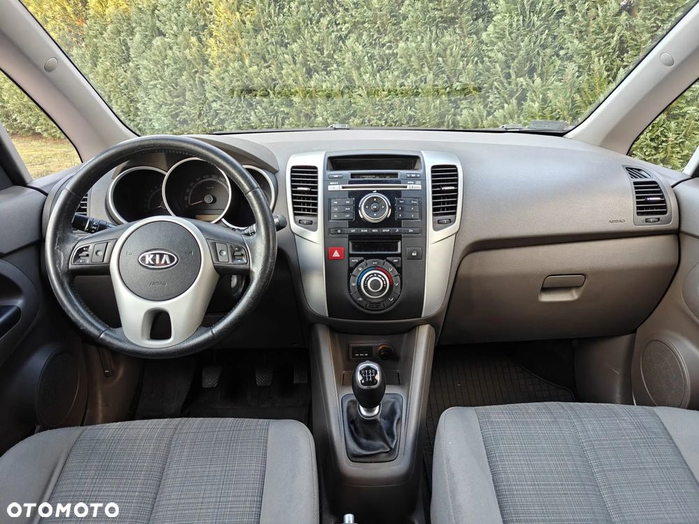 Kia Venga - 12