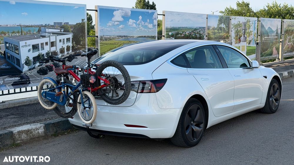 Tesla Model 3 - 9